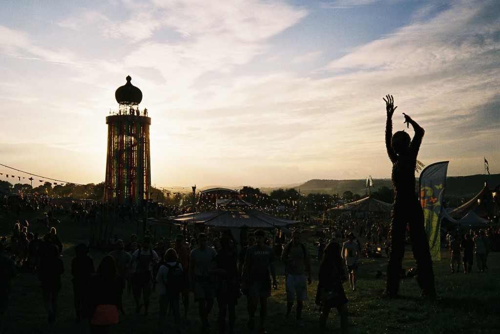 Hark1karan - Daily Life - Glastonbury 2014 - Shade