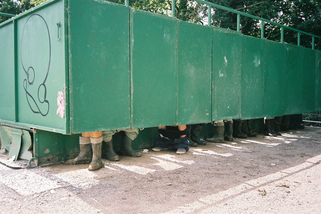 Hark1karan - Daily Life - Glastonbury 2014 - Toilets