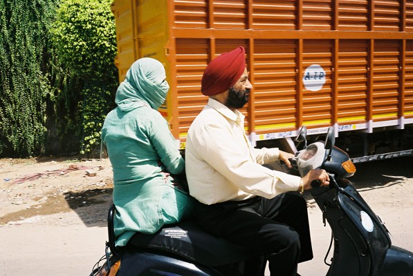 www.hark1karan.com - India - Delhi - commuting pollution