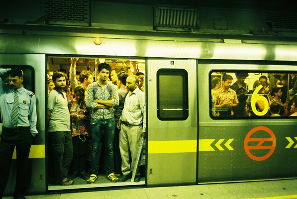 new delhi rush hour underground www.hark1karan.com - India - Delhi - September 2015 (13)