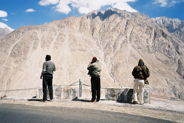 indian tourists nubra valley www.hark1karan.com - India - Ladakh - Leh - Nubra Valley - September 2015 (6)