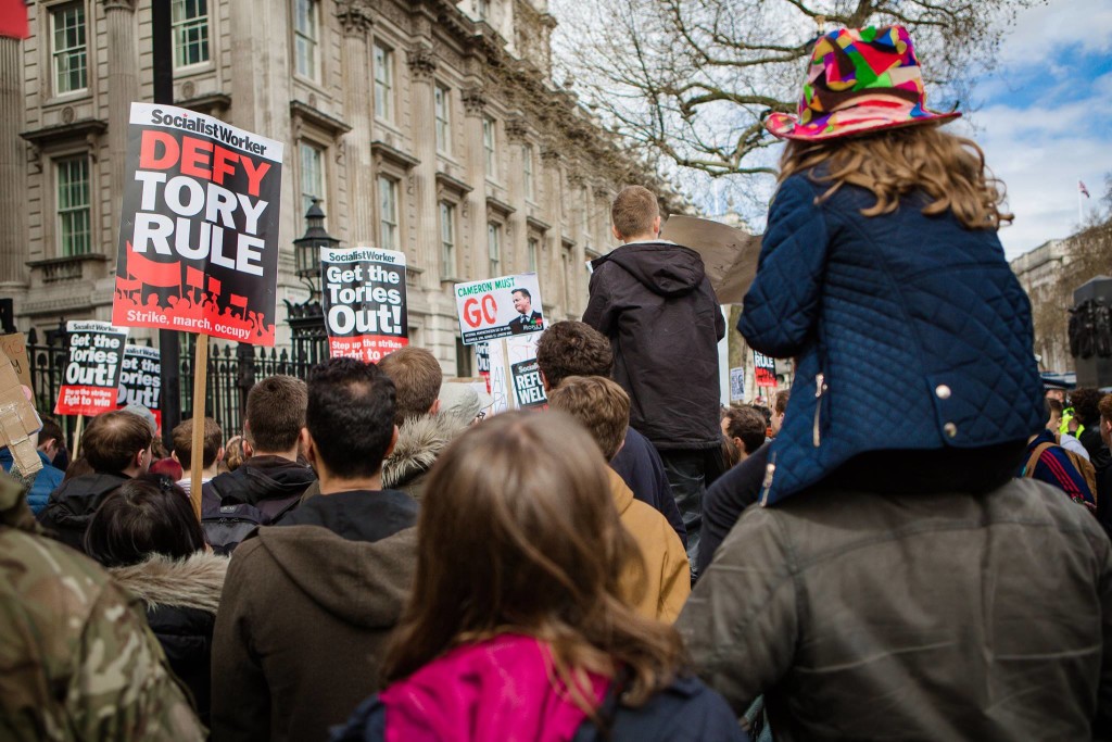 RESIGN! A gathering at Downing Street - Lee Townsend Hark1karan (40)