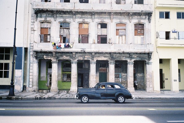 malecon black car havana 01-www-hark1karan-com-daily-life-cuba-november-2015-16