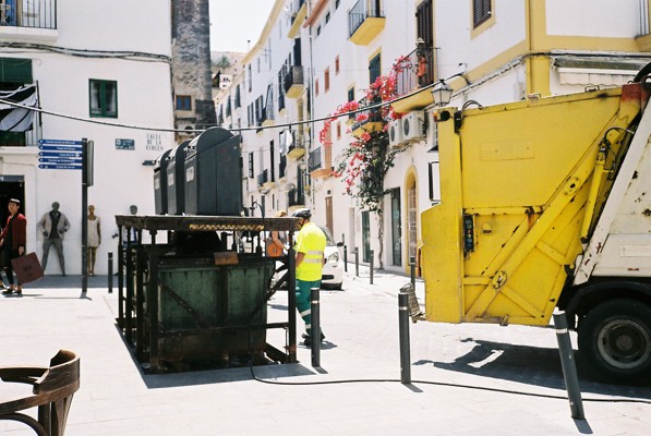 bins and rubbish hark1karan-ibiza-may-2016-5