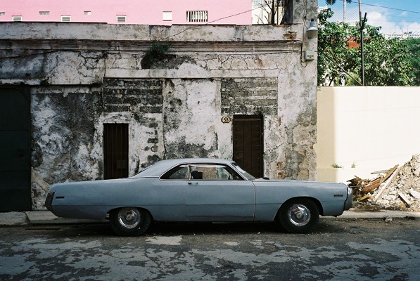 cuba havana classic grey car photography www-hark1karan-com-daily-life-cuba-november-2015