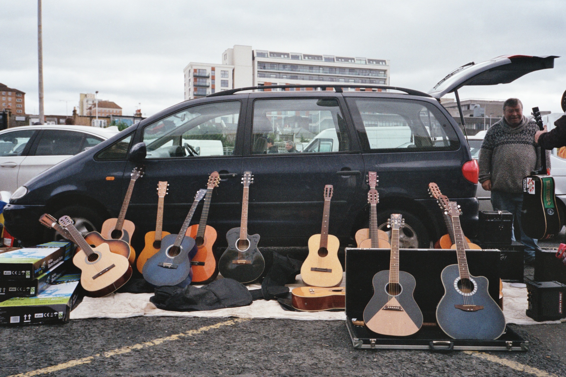 Vauxhall Market Guitars www.hark1karan.com - Daily Life London - Photography - Fuji Film Superia 400 - February 2017